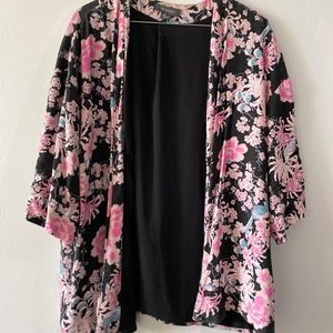 Floral  Cardigan without buttons.